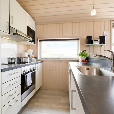 Geraeumiges Spa-retreat Fuer 8 Personen Großenbrode