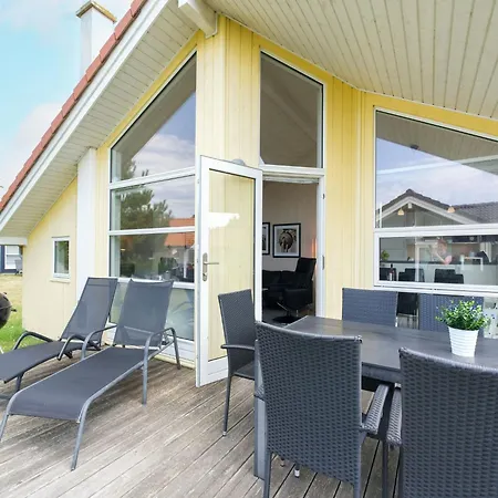 Geraeumiges Spa-retreat Fuer 8 Personen * Großenbrode