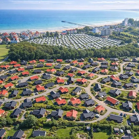 Geraeumiges Spa-retreat Fuer 8 Personen Großenbrode
